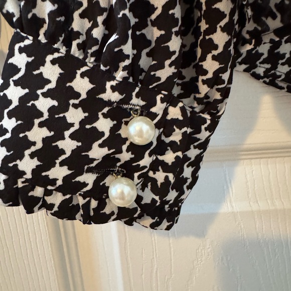 Kate Spade Houndstooth blouse. Size medium - Picture 4 of 7